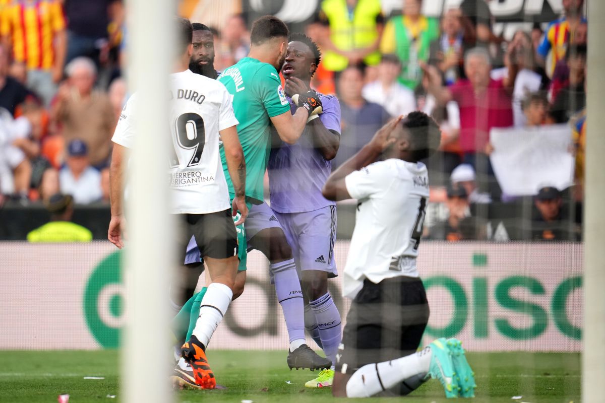 Valencia - Real Madrid s-a terminat după 107 minute! Incident rasist cu Vinicius + brazilianul, eliminat în final