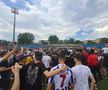 Fiesta la Galați! Fanii au invadat terenul pentru a sărbători promovarea Oțelului + Imagini exclusive din vestiar