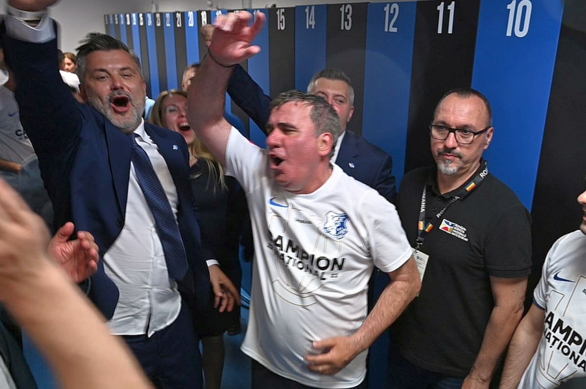 „I-am distrus!” » Hagi cântă și dansează în vestiar după câștigarea titlului. Imagini MEMORABILE