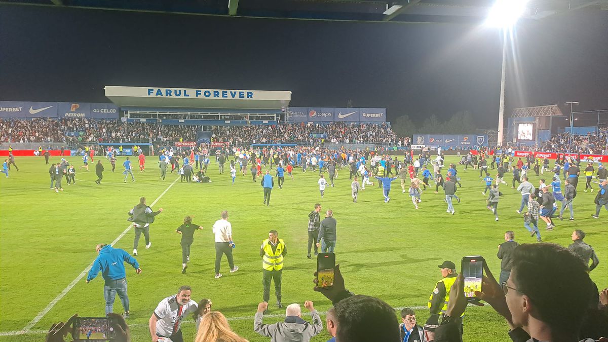 Eroarea lui Târnovanu a readus-o în joc pe Farul! Portarul celor de la FCSB și-a mușcat din tricou de ciudă