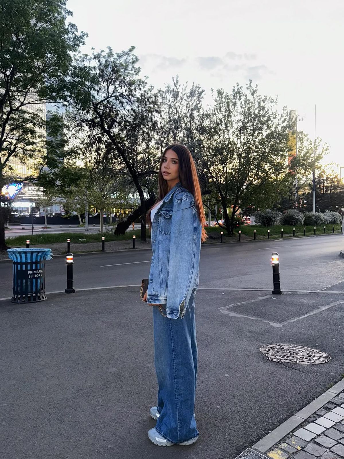 Meira Drăgușin la finala Tottenham - Manchester United