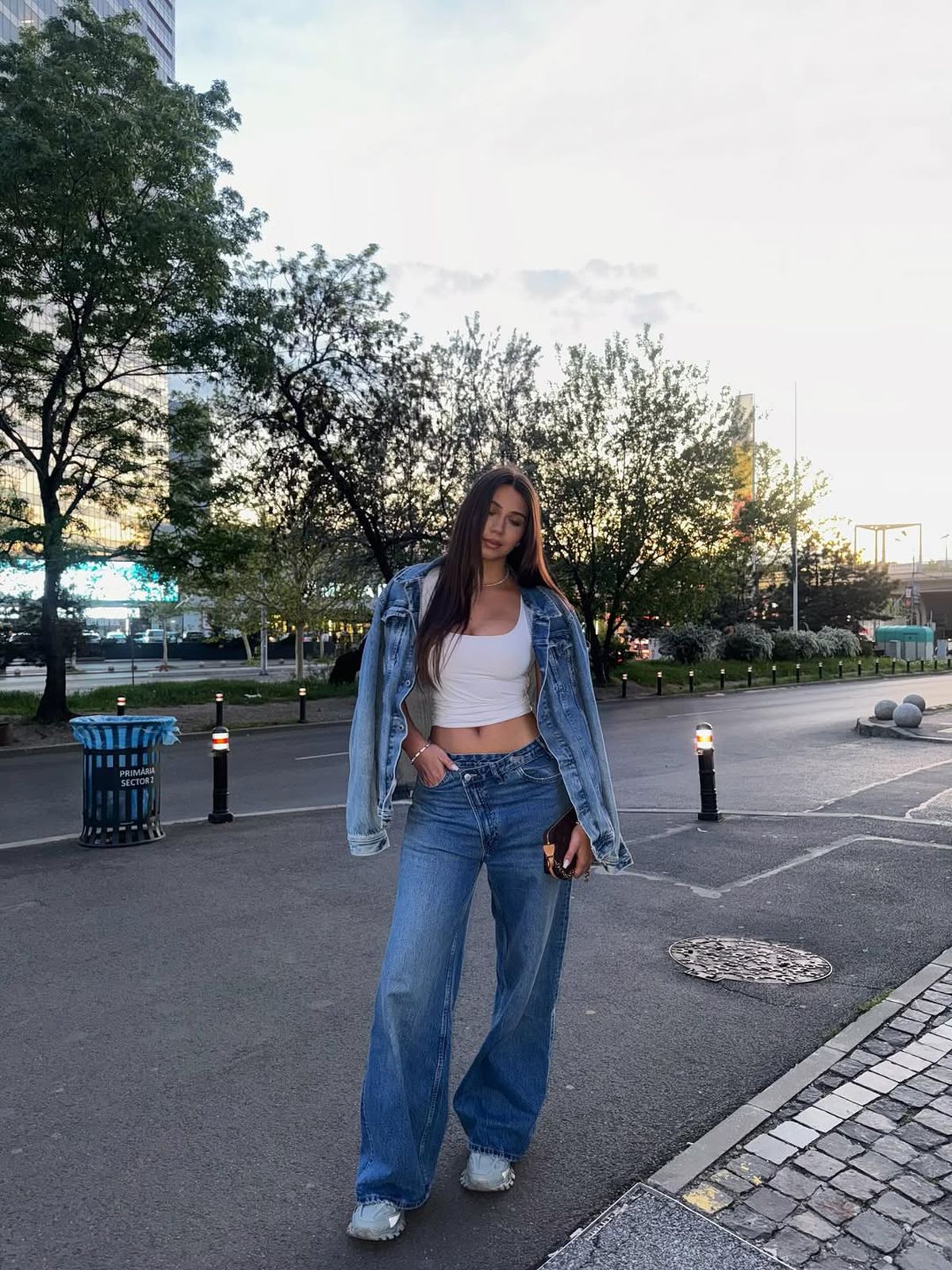 Sora lui Radu Drăgușin, apariție spectaculoasă la finala Europa League: detaliul prin care a atras atenția