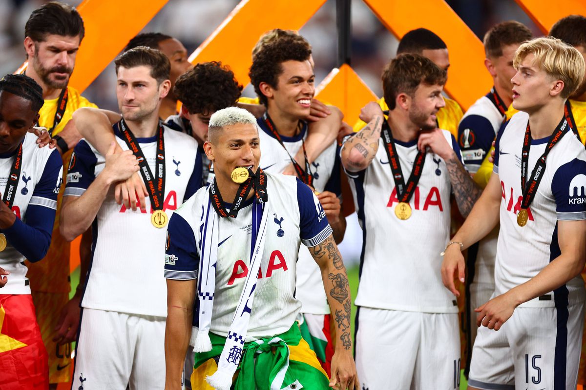 Mihai Stoica nu s-a ferit de cuvinte, după finala Tottenham - Manchester United: „Execrabil!”