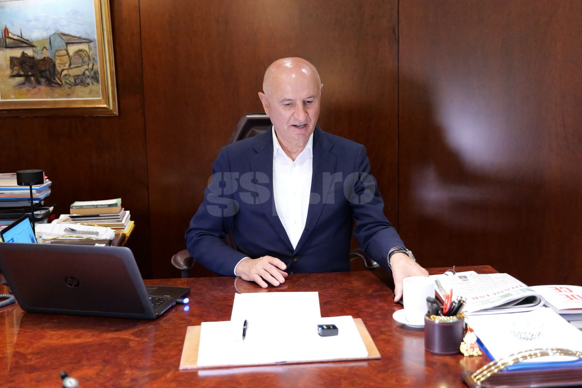 Copos birou Crowne Plaza 2025