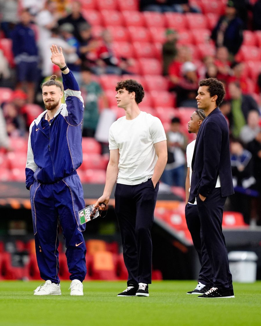 Radu Drăgușin a fost surprins pe teren, înainte de finala Europa League
