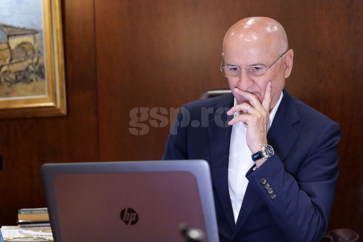 Copos birou Crowne Plaza 2025