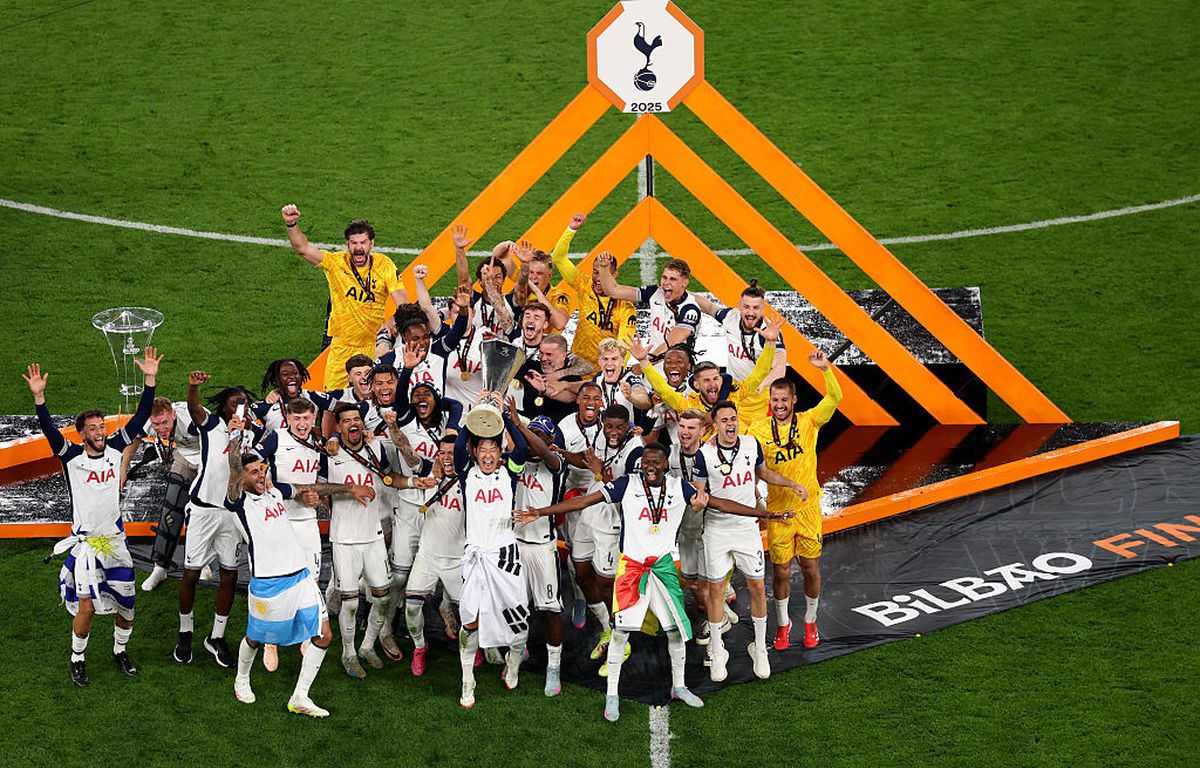 Radu Drăgușin, câștigător de Europa League