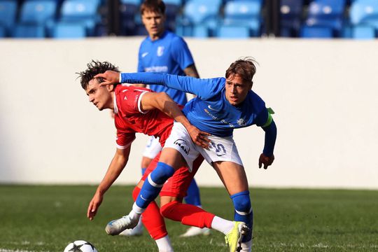 Luca Băsceanu (dreapta) în acțiune. Foto: Imago Images