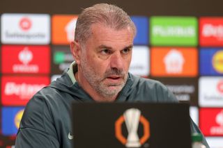 Ange Postecoglou a început abrupt conferința dinaintea finalei Europa League: „Dan, nu sunt un clovn”