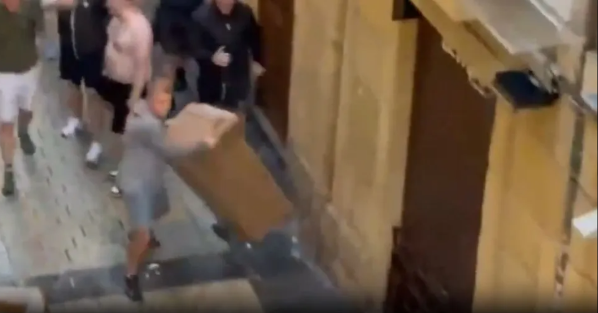 „Au dărâmat semafoare și au vomitat pe străzi” » HAOS la Bilbao, înainte de finala Europa League