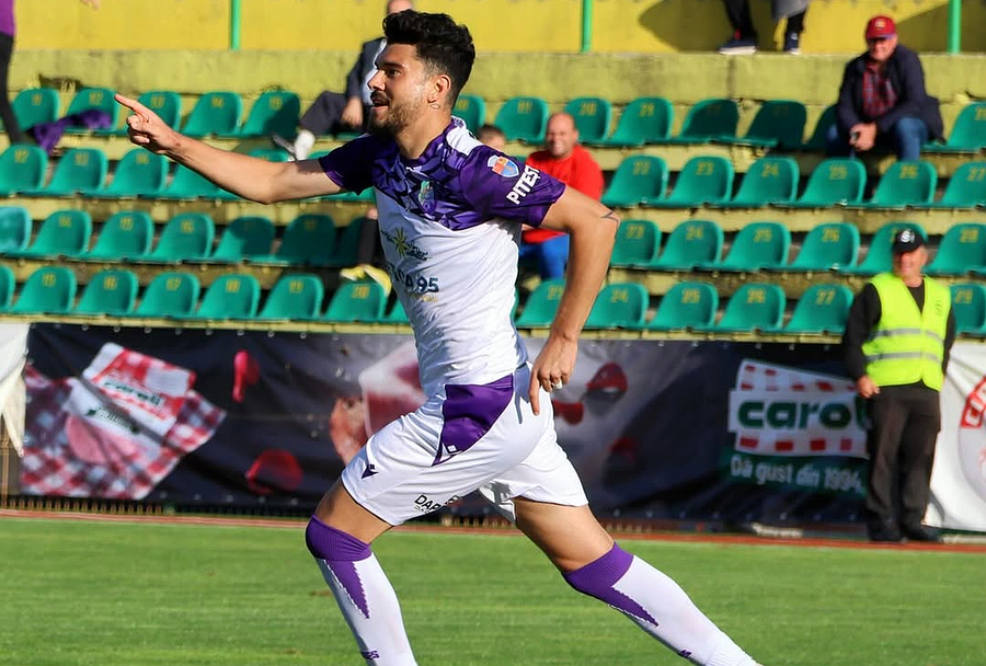 Soția l-a dat de gol pe noul vârf din Superliga: „Acesta va fi traseul lui. Îl sperii puţin, începutul nu e uşor”
