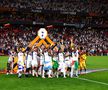 Radu Drăgușin, cu tricolorul pe podiumul Europa League » România, din nou în elită: imagini emoționante pe San Mames