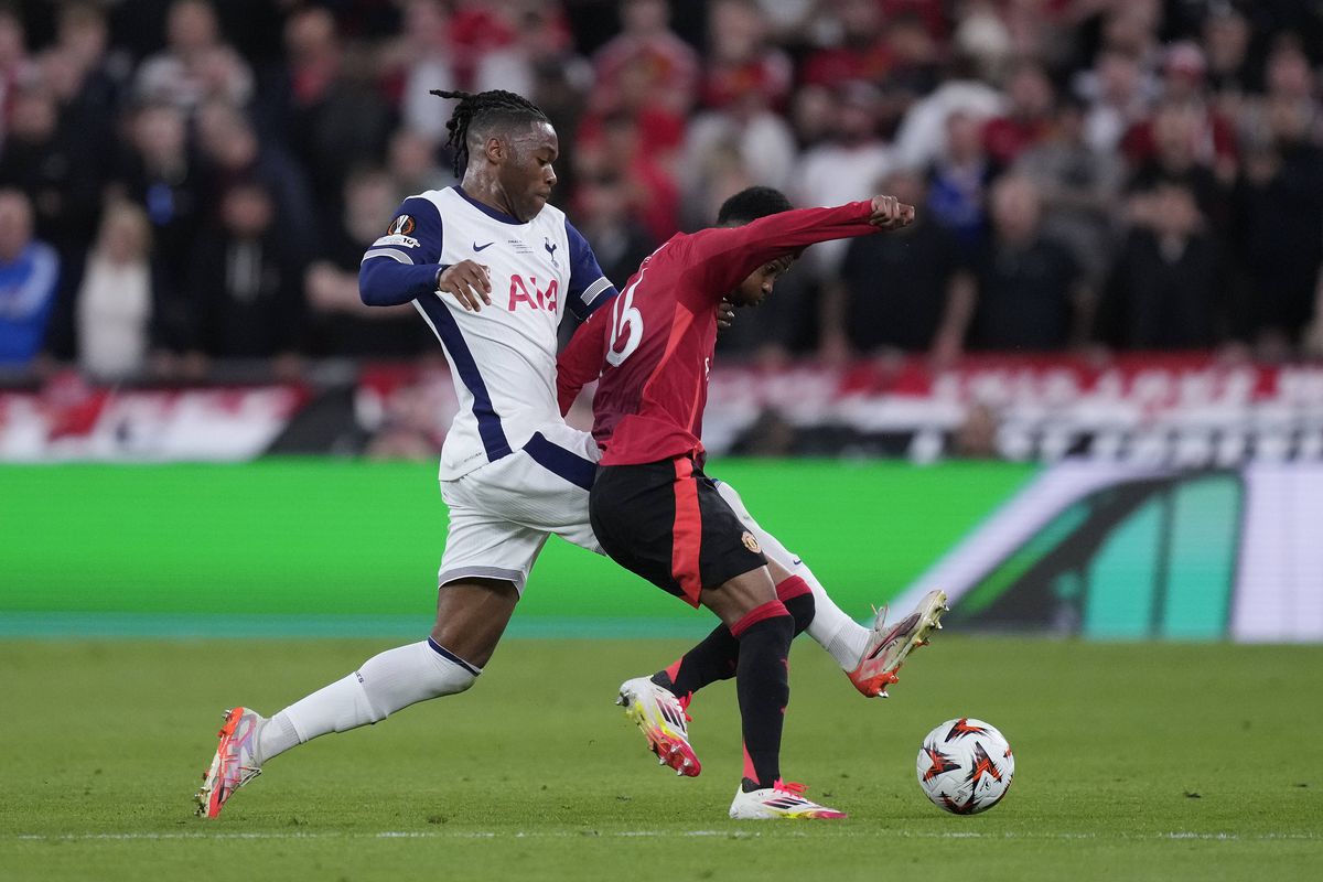 Mihai Stoica nu s-a ferit de cuvinte, după finala Tottenham - Manchester United: „Execrabil!”