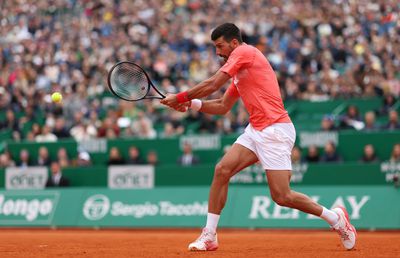 Novak Djokovic, prima victorie pe zgură în acest an » Urmează duelul cu jucătorul care l-a învins la Madrid