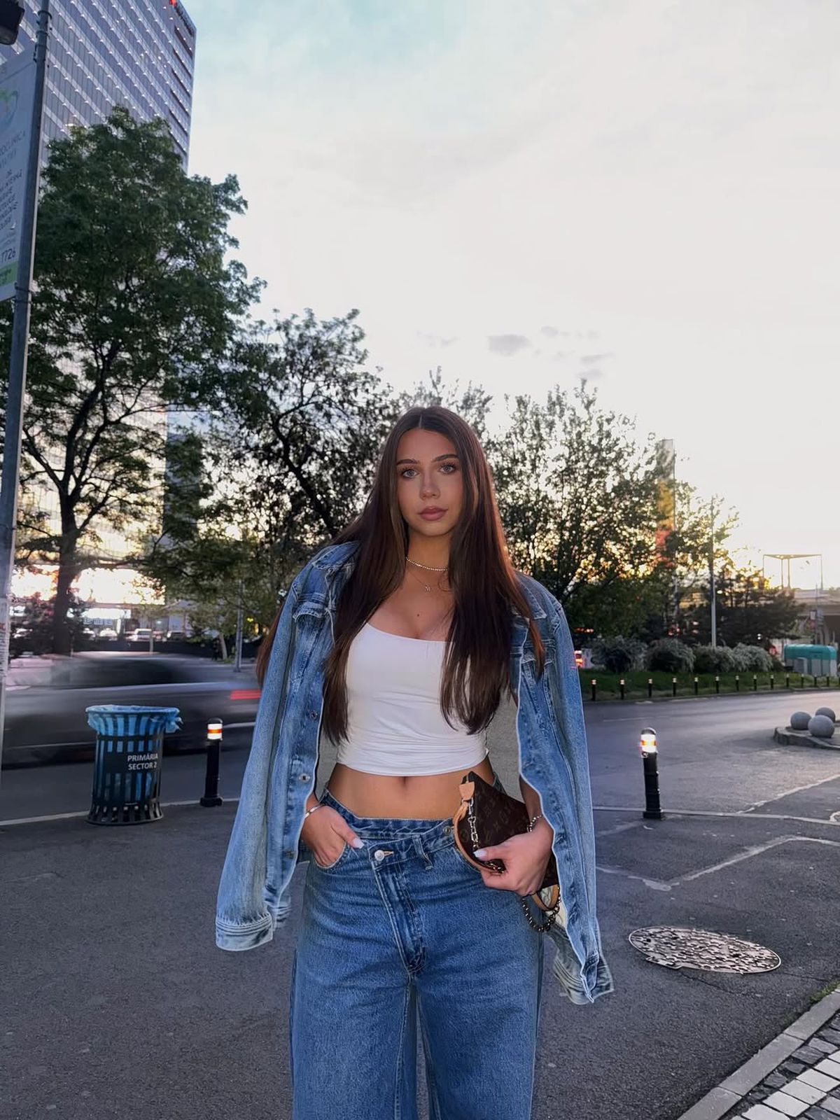 Meira Drăgușin la finala Tottenham - Manchester United