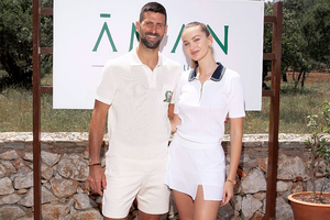 Novak Djokovic a acceptat provocarea și a jucat tenis cu „cea mai frumoasă femeie din lume” » Filmarea a fost interzisă