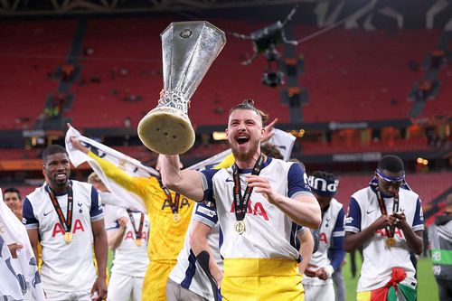 Prima uriașă pe care o va primi Radu Drăgușin pentru triumful lui Tottenham din Europa League