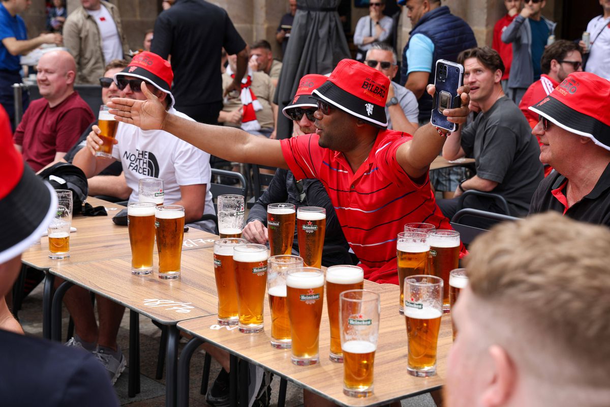 „Au dărâmat semafoare și au vomitat pe străzi” » HAOS la Bilbao, înainte de finala Europa League