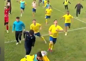 Scene reprobabile la semifinala pentru promovarea în Liga 2 » Jucătorii au fugit disperați către vestiare