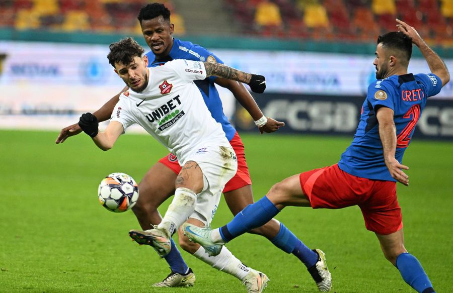 Ianis Stoica în FCSB - Hermannstadt / FOTO: Imago Marius Lăcătuș i-a găsit atacant lui Gigi Becali: „Mai bun decât Politic” » Gabi Balint l-a aprobat: „Bună idee”