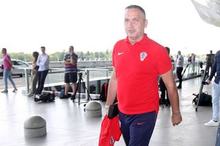 Situație ireală în Europa: luptă simultană la titlu pe 3 stadioane, președintele Federației va aștepta cu trofeul și medaliile pe autostradă