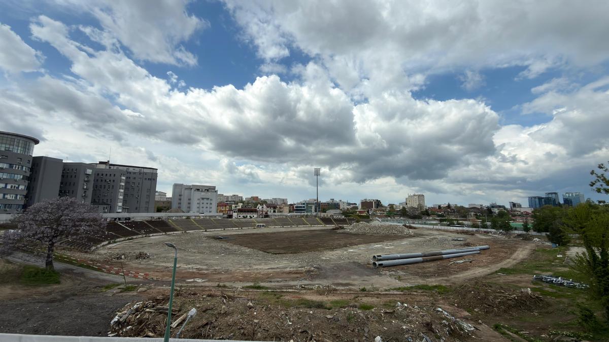 Sapă fundația pentru noul stadion Dinamo, înainte să fie dărâmat tot vechiul stadion! Ce urmează în arena din Ștefan cel Mare