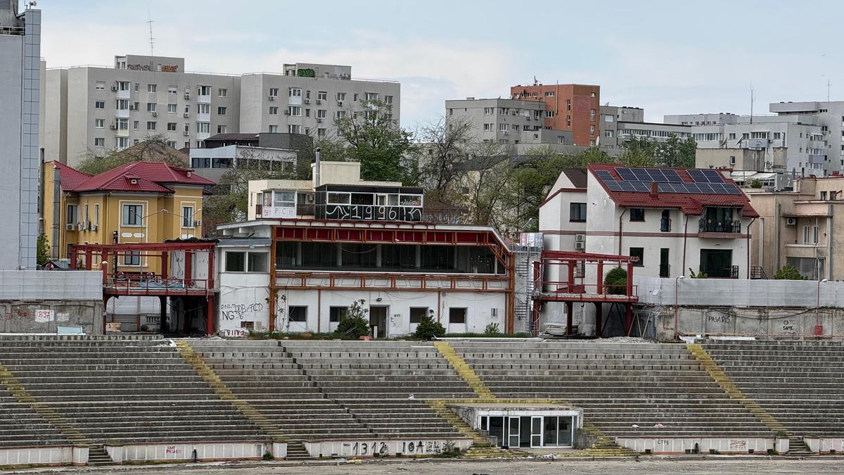 Sapă fundația pentru noul stadion Dinamo, înainte să fie dărâmat tot vechiul stadion! Ce urmează în arena din Ștefan cel Mare