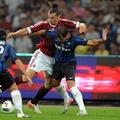 Cristi Chivu (nr. 26) și Dejan Stankovic, pe vremea când se luptau ca să-l stopeze pe Zlatan Ibrahimovic (AC Milan) / Foto: Imago