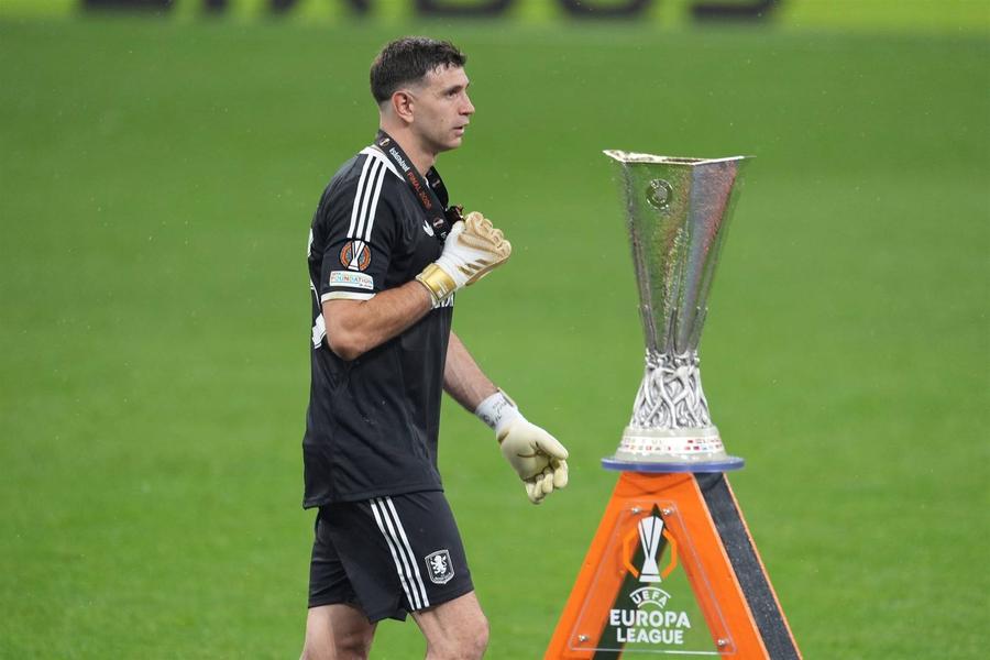 Emiliano Martinez Și-a rupt degetul la încălzire, dar și-a ajutat echipa să câștige Europa League: „Nu m-a afectat”