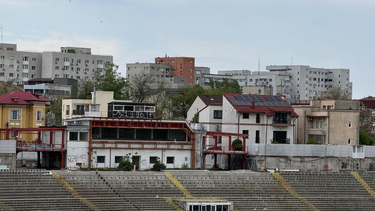 Sapă fundația pentru noul stadion Dinamo, înainte să fie dărâmat tot vechiul stadion! Ce urmează în arena din Ștefan cel Mare
