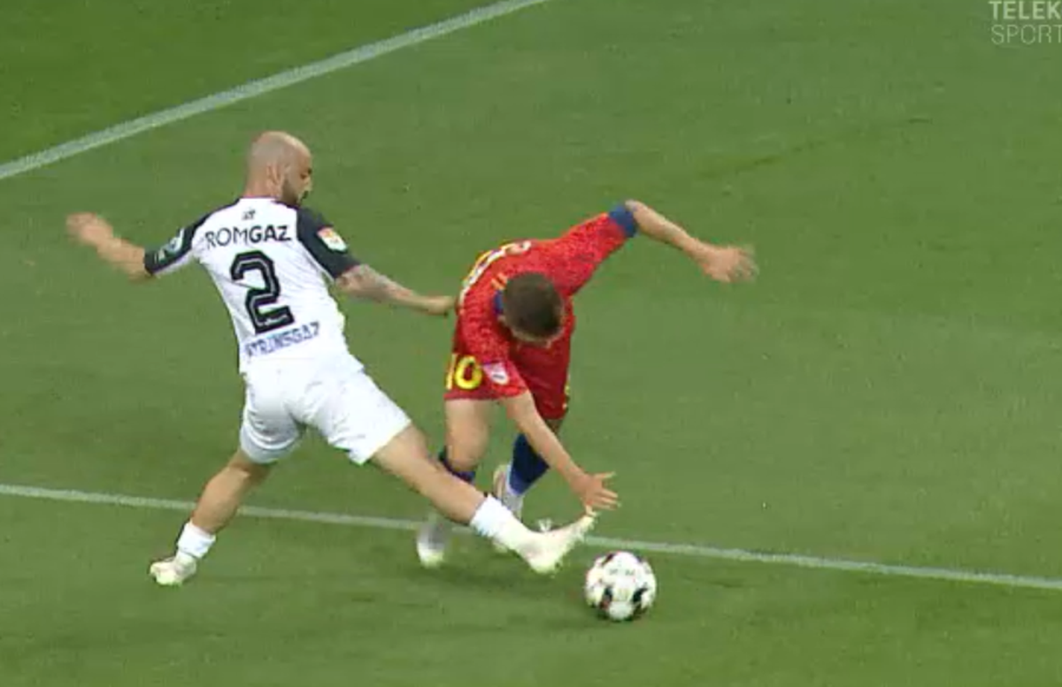 FCSB - GAZ METAN. Fază controversată în repriza a doua!