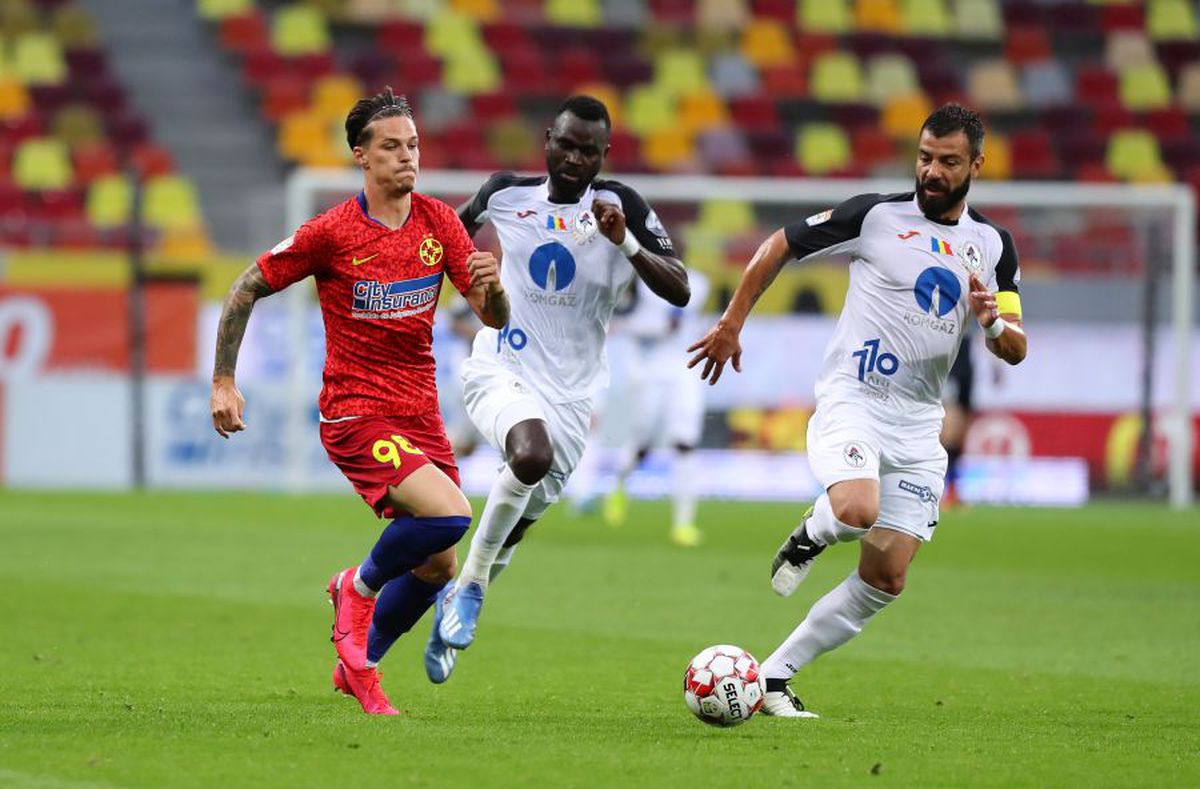 FCSB - GAZ METAN 2-2. Invincibilul Dusan Uhrin, dezamăgit de rezultatul final: „Am pierdut două puncte”