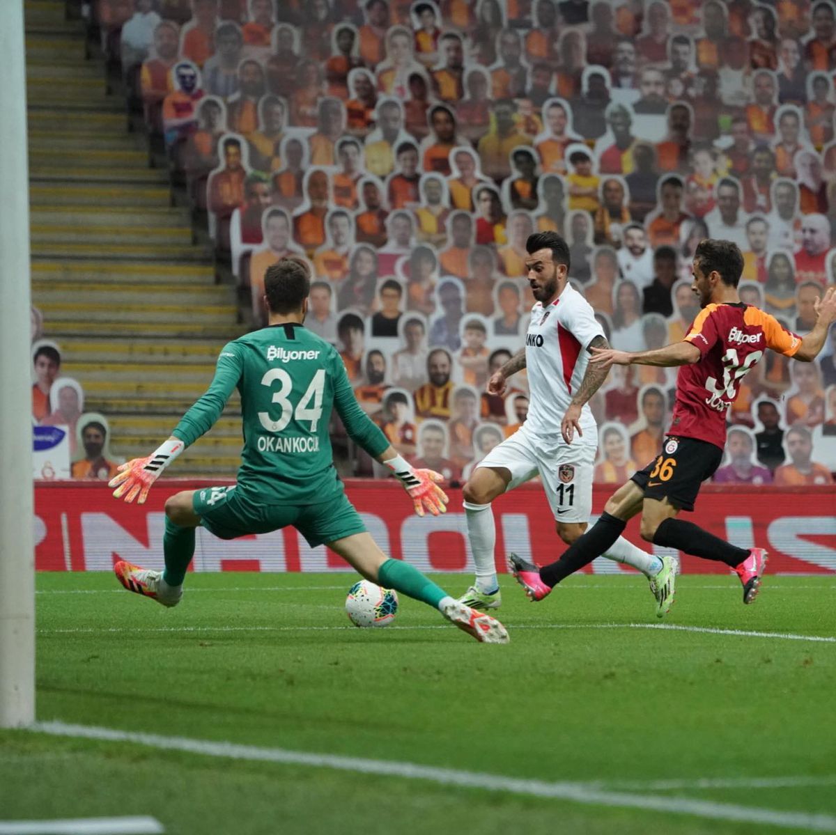 GALATASARAY - GAZIANTEP 3-3. Alex Maxim, erou pentru echipa lui Marius Șumudică » Thriller cu 15 minute de prelungire