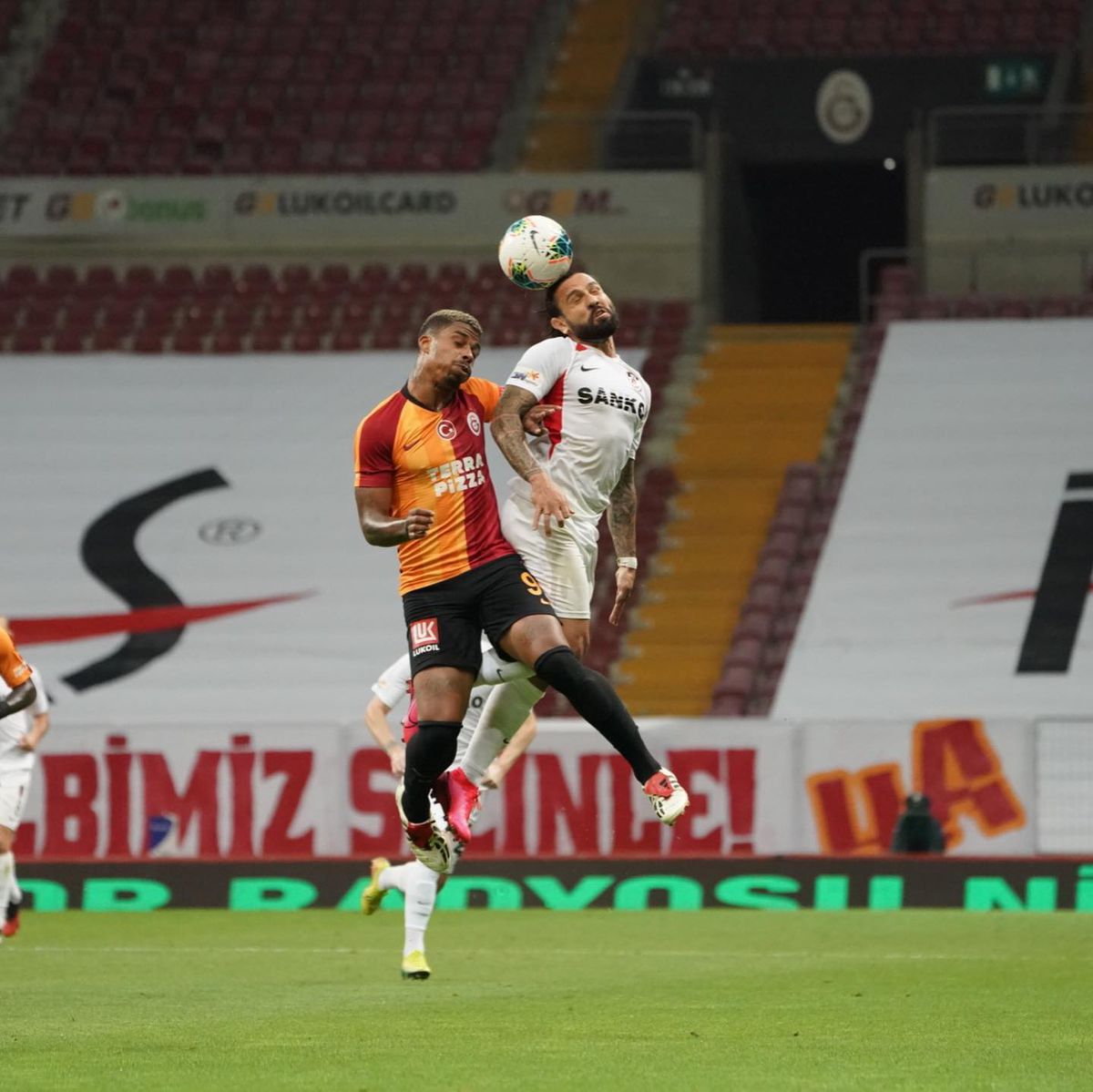 GALATASARAY - GAZIANTEP 3-3. Alex Maxim, erou pentru echipa lui Marius Șumudică » Thriller cu 15 minute de prelungire