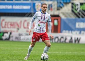 UTA a transferat un mijlocaș de creație cu cifre excepționale! 21 de pase decisive într-un sezon