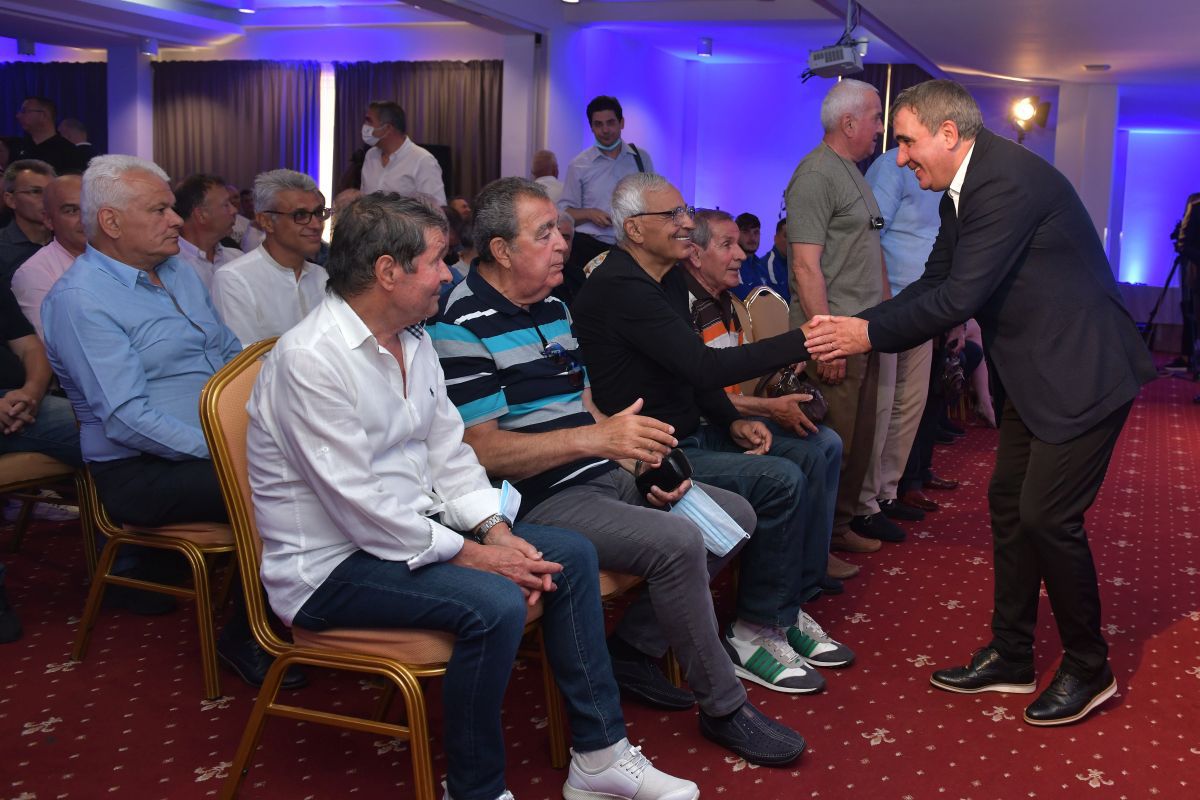 Viitorul și Farul Constanța au fuzionat: Gică Hagi va fi antrenor » Cum arată conducerea, primele transferuri + promisiune pentru un nou stadion