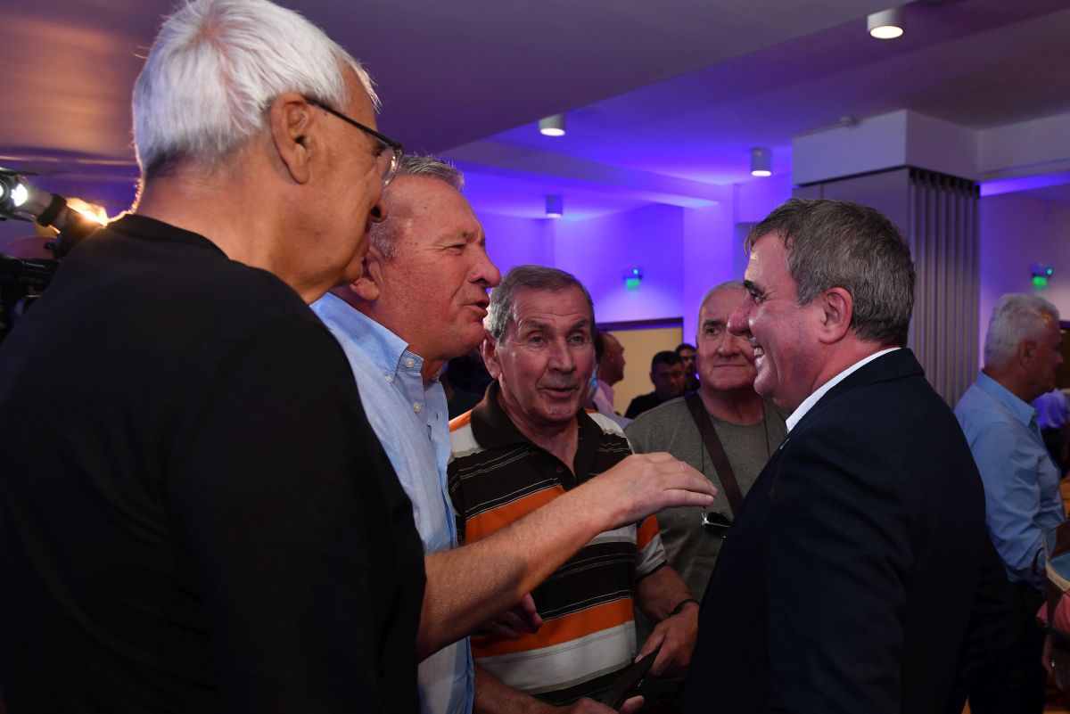 Viitorul și Farul Constanța au fuzionat: Gică Hagi va fi antrenor » Cum arată conducerea, primele transferuri + promisiune pentru un nou stadion