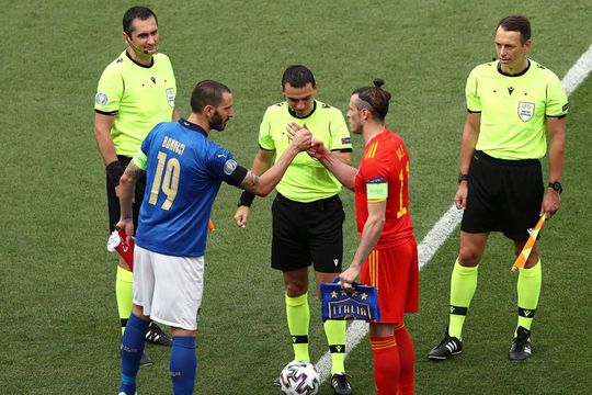 Hațegan n-a îngenuncheat în Italia - Țara Galilor. FOTO: Guliver/Getty Images