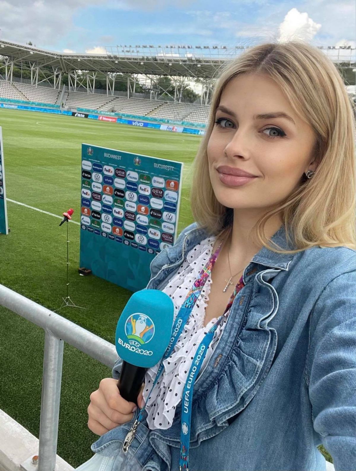 Jurnalista care l-a contrat pe Guardiola, surprinsă pe Arena Națională! Asistă la Ucraina - Austria