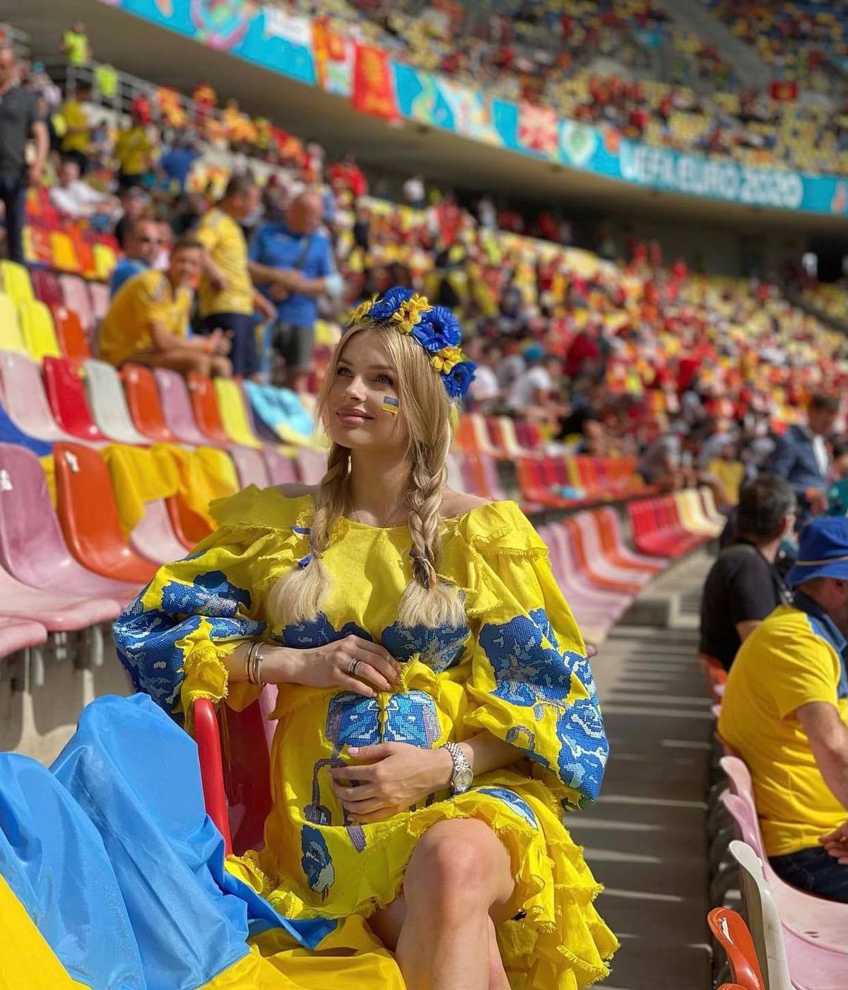 Jurnalista care l-a contrat pe Guardiola, surprinsă pe Arena Națională! Asistă la Ucraina - Austria