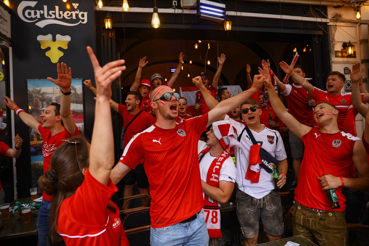 Ucraina - Austria. Suporteri în Centrul Vechi