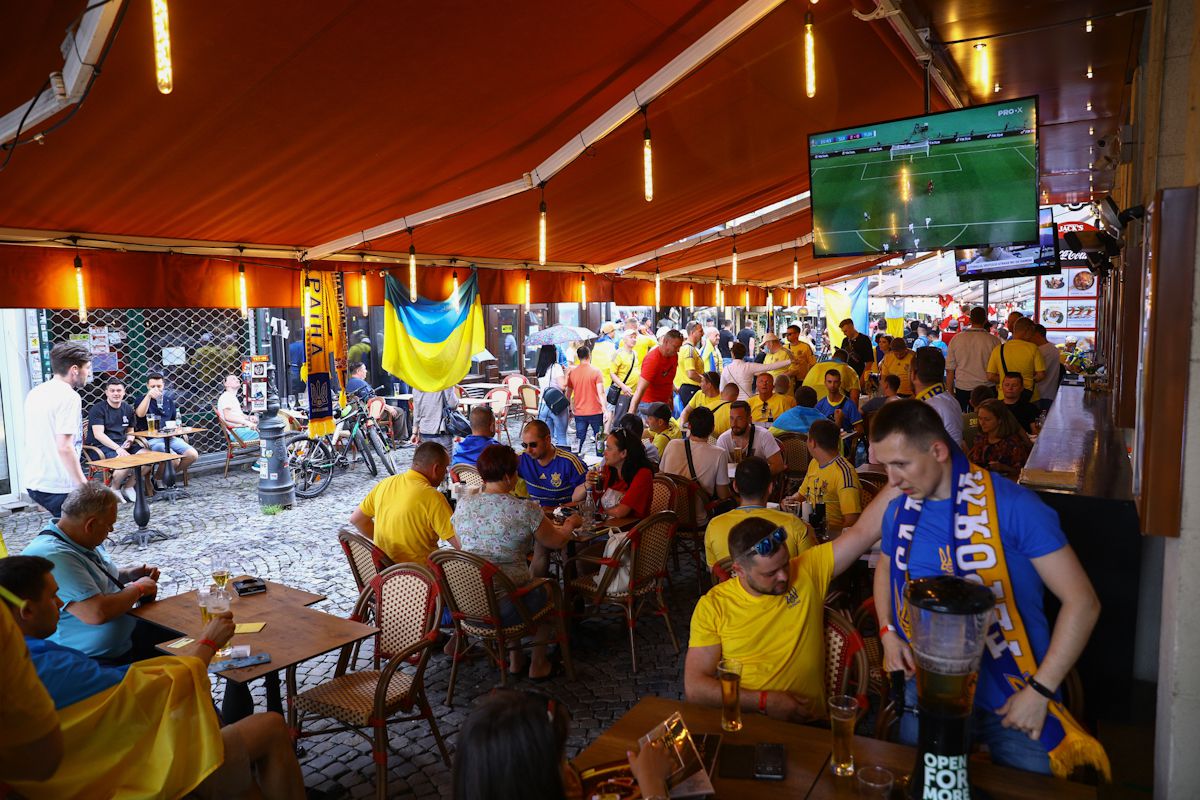 Ucraina - Austria. Suporteri în Centrul Vechi