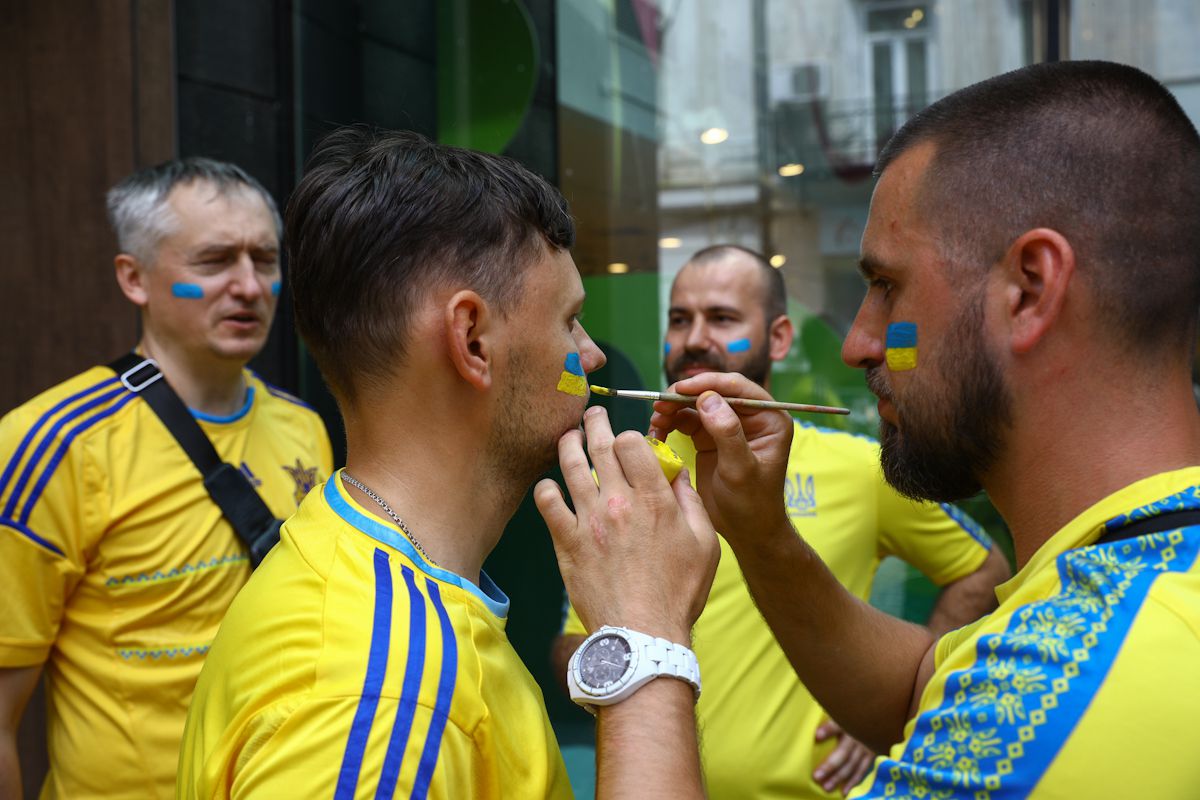 Ucraina - Austria. Suporteri în Centrul Vechi