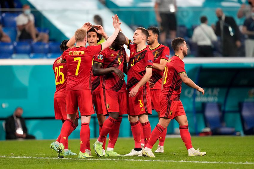 La Sankt Petersburg, Belgia a învins-o pe Finlanda, scor 2-0, și a terminat grupa B cu maximum de puncte, 9. Alături de „dracii roșii”, în optimile de finală merge și Danemarca.
