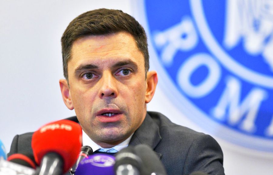 Eduard Carol Novak, foto: Imago Ministrul a încurcat borcanele!