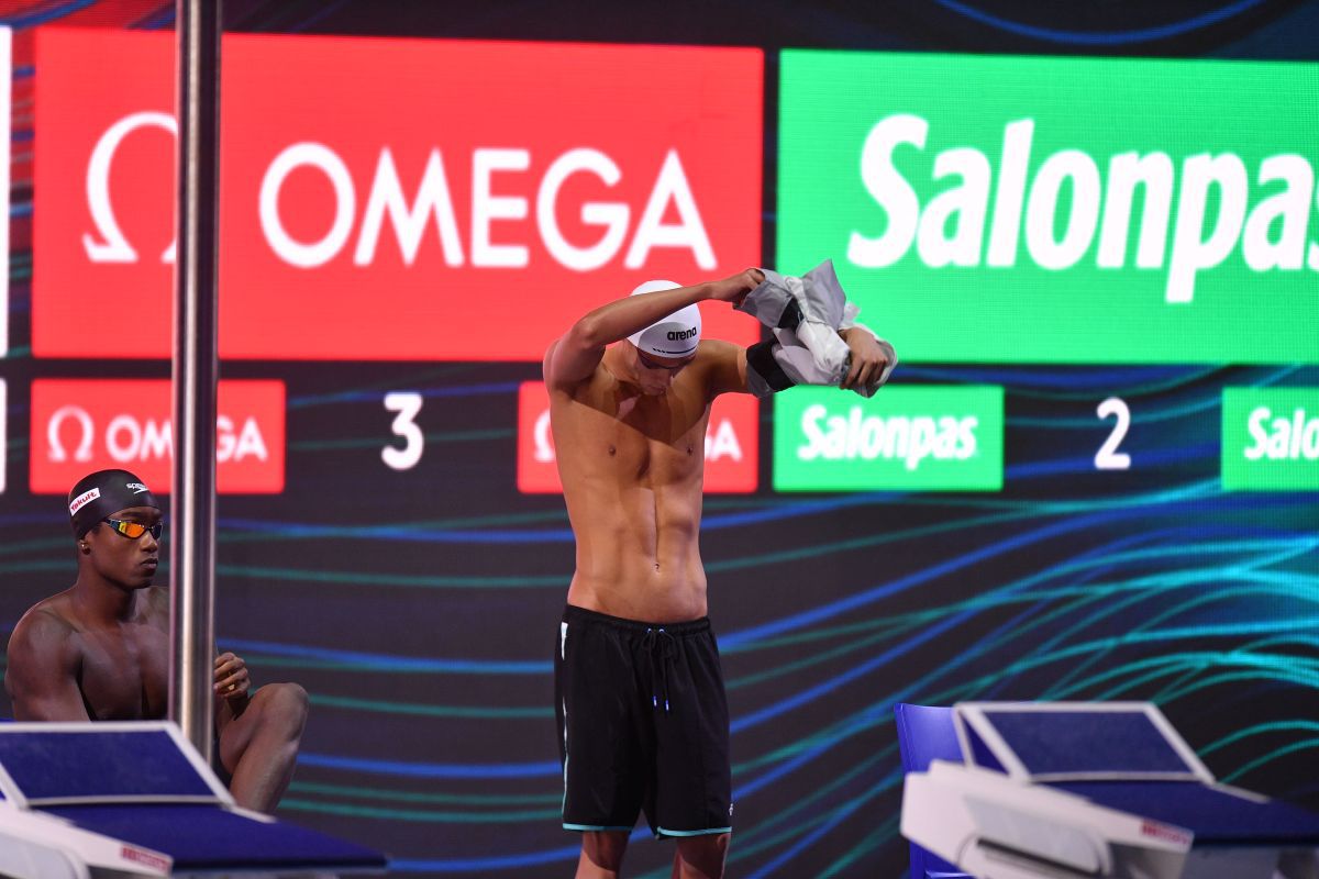 Situație incredibilă înaintea finalei lui Popovici » Doi sportivi, obligați să revină în bazin la două ore după semifinale