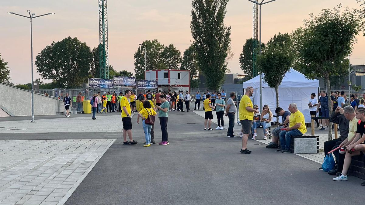 MM, după ce a auzit conferința lui Săndoi: „Este foarte grav, dar are mare dreptate. Distruge cluburile!”