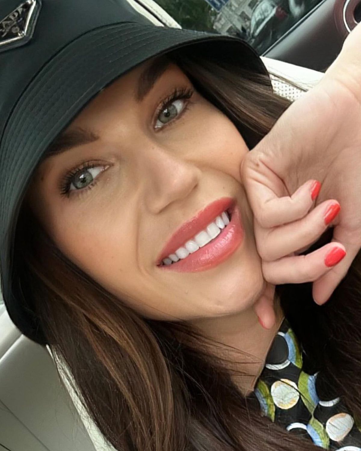 Ea e sexy-iubita noului jucător de la Petrolul! Simona face senzație pe internet cu formele ei