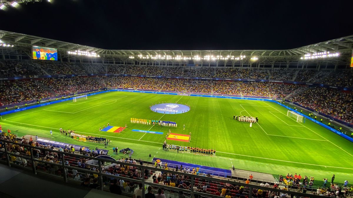 Huiduieli, războaie, tricolori „la cuțite” » 10 observații de la România - Spania 0-3