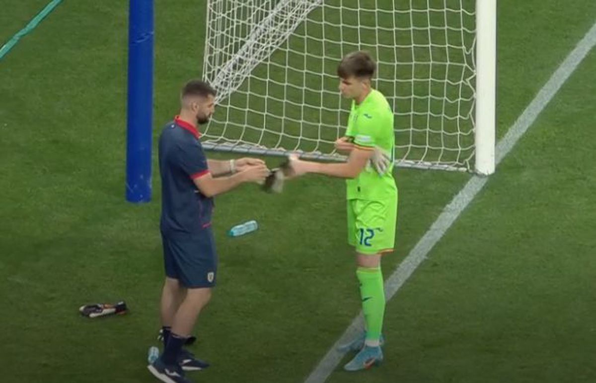 Mihai Popa, moment inedit în minutul 4 al duelului România U21 - Spania U21 » De ce a întârziat repunerea mingii